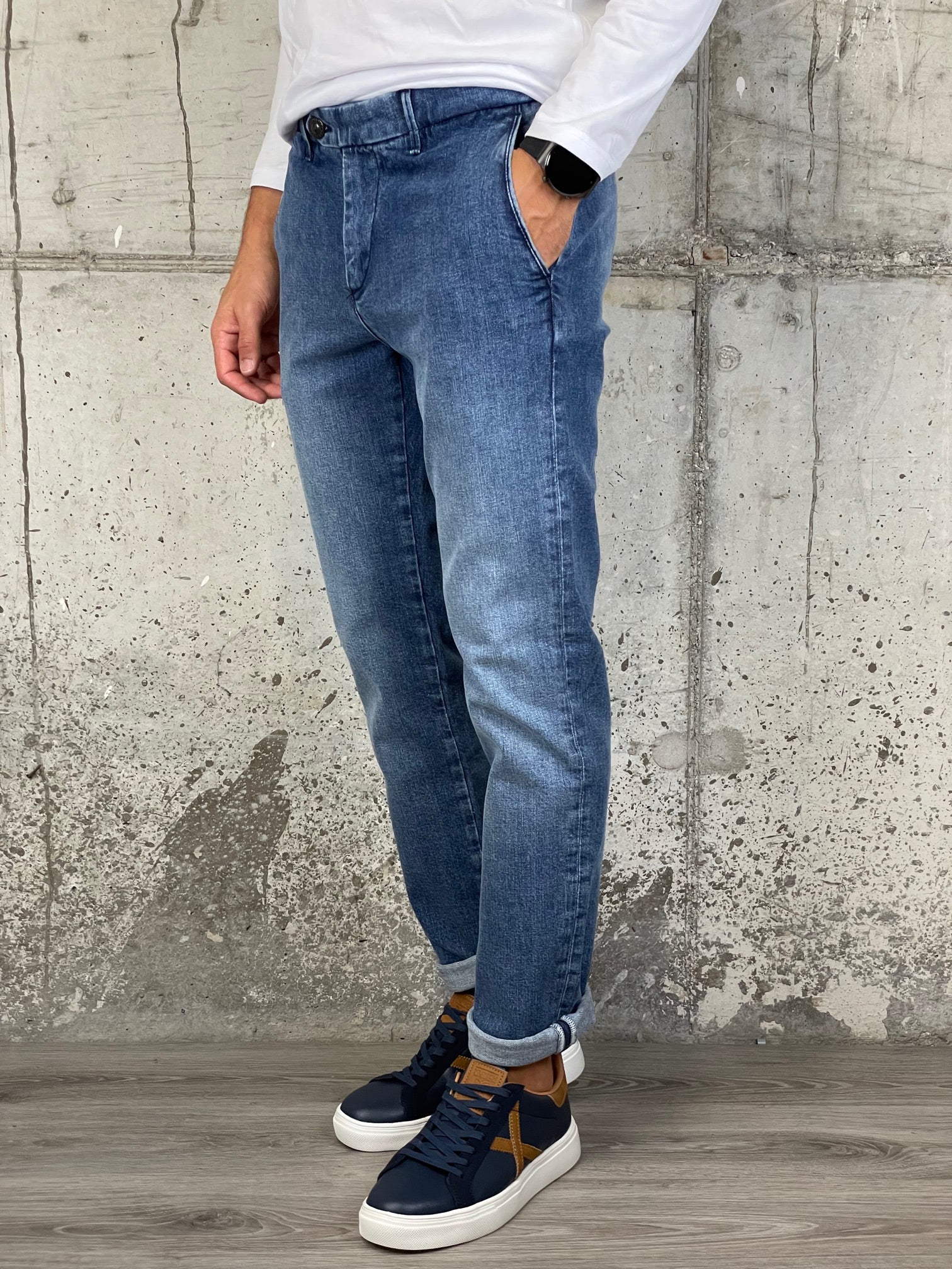 Jeans zero clearance construction