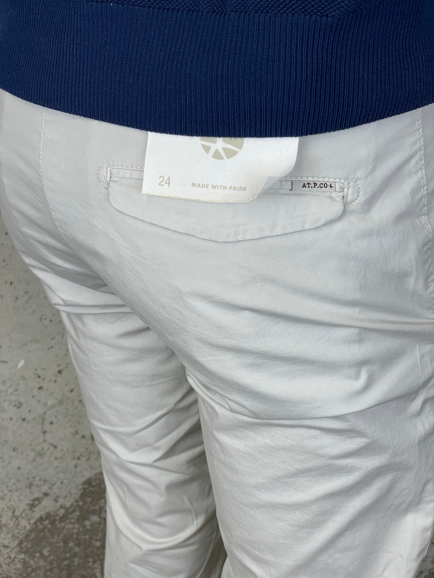Atpco Light Gray Sasa Slim Light Cotton Trousers – Il Posto delle